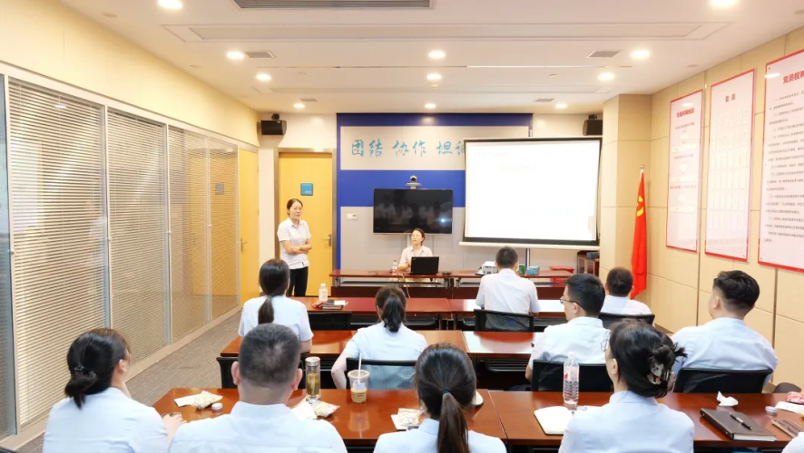 “我艾健康”進(jìn)機(jī)關(guān)丨我院外治中心團(tuán)隊(duì)走進(jìn)漢口銀行黃岡分行